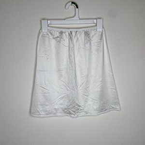 Vanity Fair Womens Size S/18" White Skirt Slip Made in USA